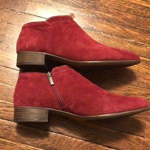 Vince Camuto Burgundy Booties size 10